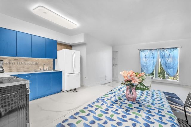 1300 NE 137th St, North Miami, FL 33161