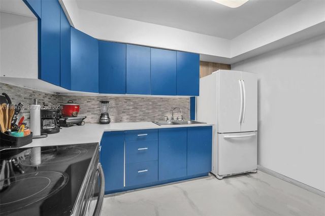 1300 NE 137th St, North Miami, FL 33161