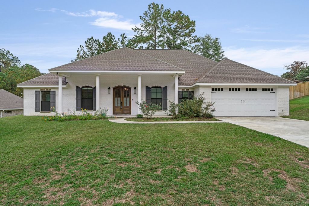 5534 W 4th St., Hattiesburg, MS 39402