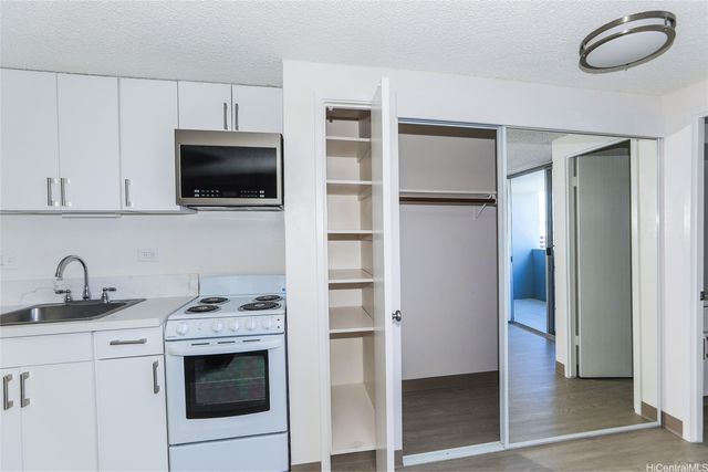 824 Kinau Street 1104, Honolulu, HI 96813