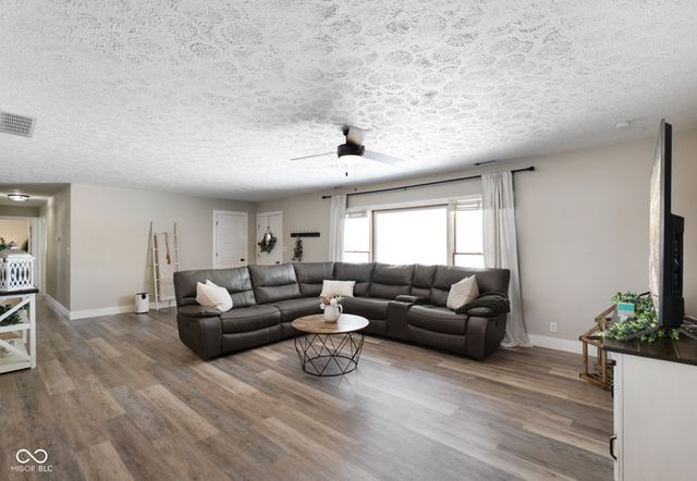 1979 W Gordon Road, Mooresville, IN 46158