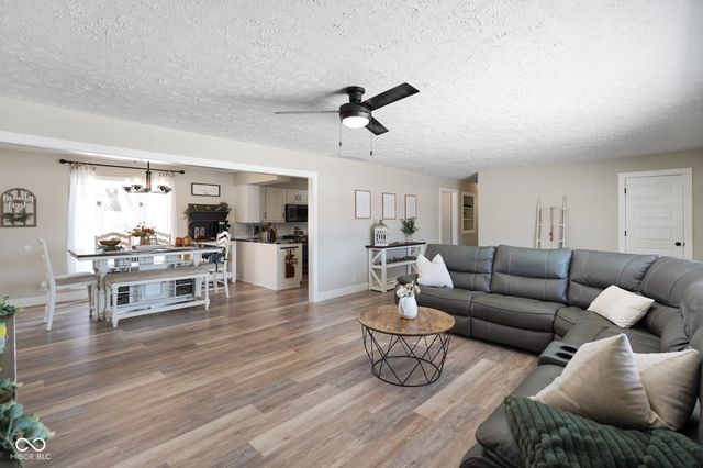 1979 W Gordon Road, Mooresville, IN 46158