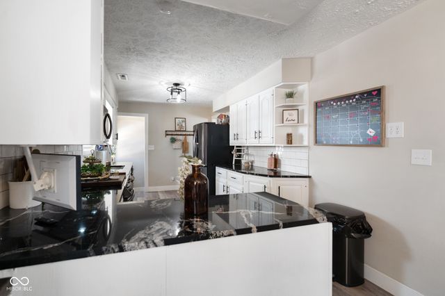 1979 W Gordon Road, Mooresville, IN 46158