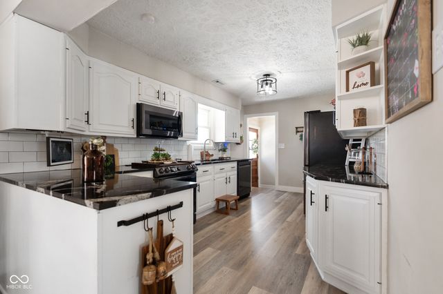 1979 W Gordon Road, Mooresville, IN 46158