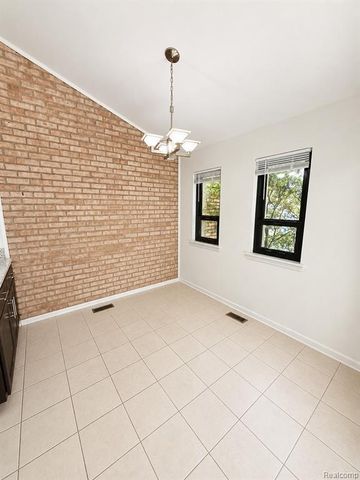 2910 Moon Lake Drive, West Bloomfield, MI 48323