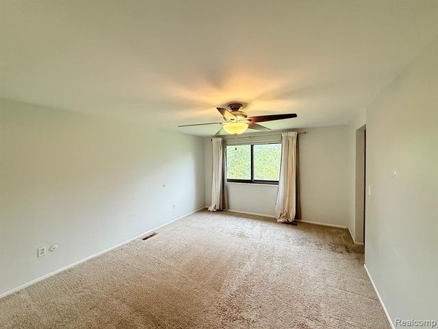 2910 Moon Lake Drive, West Bloomfield, MI 48323