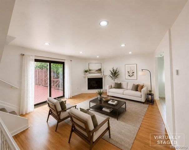 2910 Moon Lake Drive, West Bloomfield, MI 48323