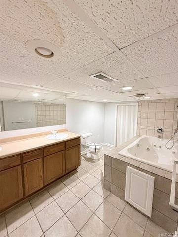 2910 Moon Lake Drive, West Bloomfield, MI 48323