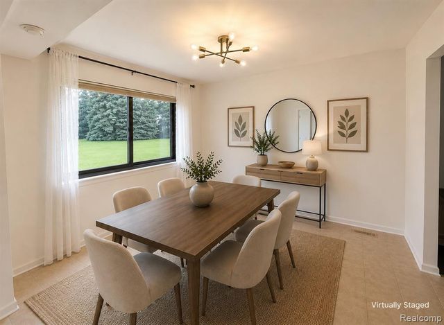 2910 Moon Lake Drive, West Bloomfield, MI 48323