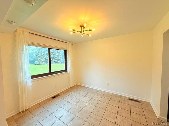 2910 Moon Lake Drive, West Bloomfield, MI 48323