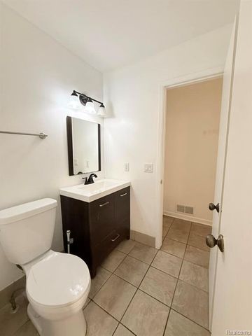 2910 Moon Lake Drive, West Bloomfield, MI 48323