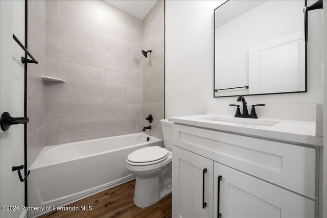 10325 Dotted Wren Avenue, Weeki Wachee, FL 34613