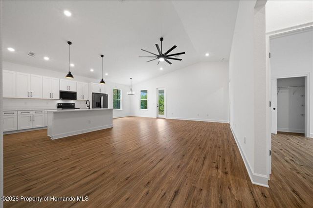 10325 Dotted Wren Avenue, Weeki Wachee, FL 34613