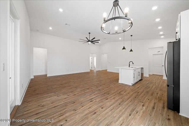 10325 Dotted Wren Avenue, Weeki Wachee, FL 34613