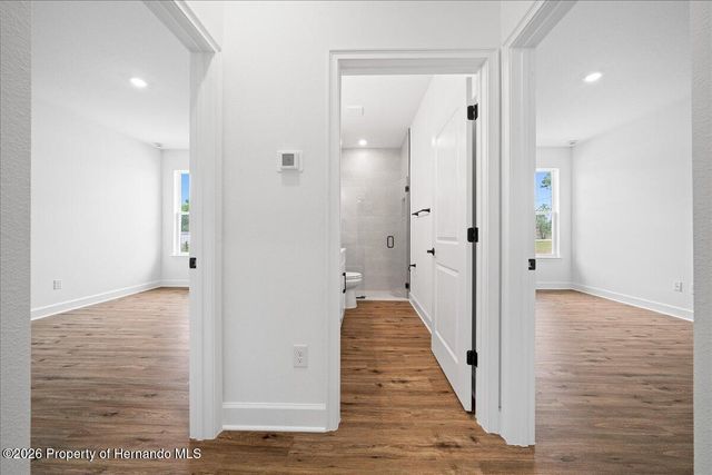 10325 Dotted Wren Avenue, Weeki Wachee, FL 34613