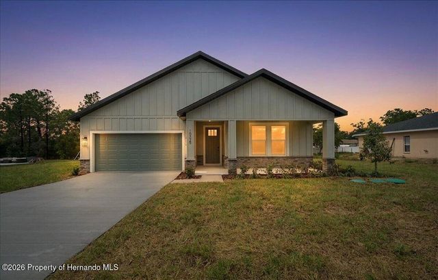 10325 Dotted Wren Avenue, Weeki Wachee, FL 34613