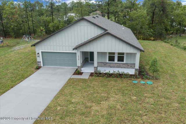 10325 Dotted Wren Avenue, Weeki Wachee, FL 34613