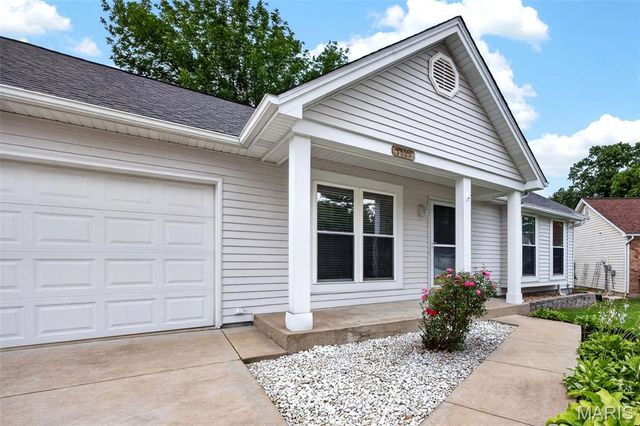 1319 Cambrook Court, St Charles, MO 63304