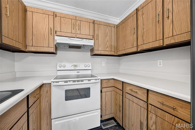 1319 Cambrook Court, St Charles, MO 63304