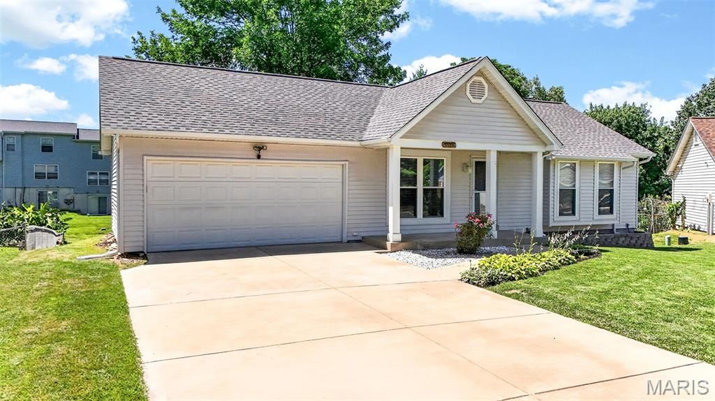 1319 Cambrook Court, St Charles, MO 63304