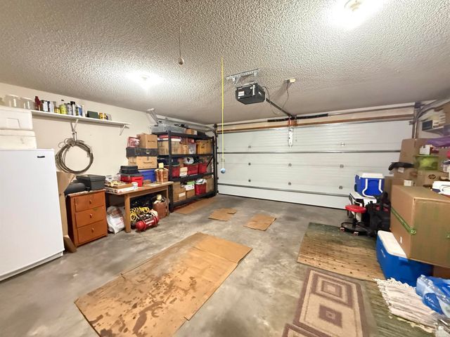 3851 Fox Ridge Drive, Manhattan, KS 66502