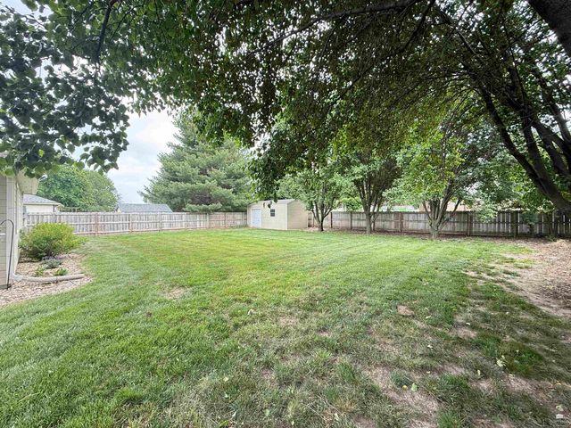3851 Fox Ridge Drive, Manhattan, KS 66502