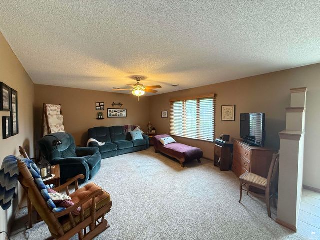3851 Fox Ridge Drive, Manhattan, KS 66502