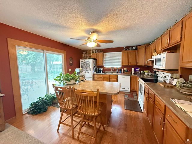 3851 Fox Ridge Drive, Manhattan, KS 66502