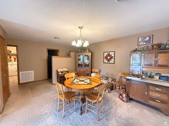 3851 Fox Ridge Drive, Manhattan, KS 66502