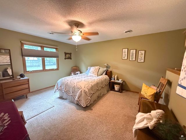 3851 Fox Ridge Drive, Manhattan, KS 66502