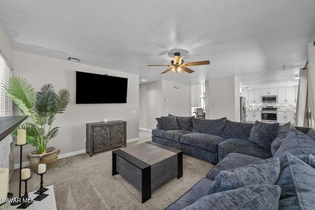 3022 Fairgreen Ln Lane, Palmdale, CA 93551