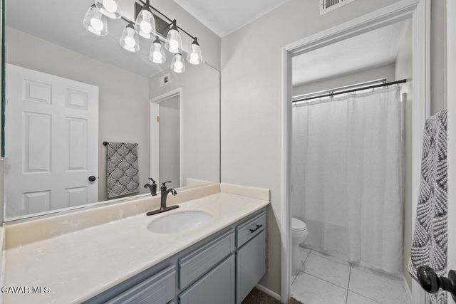 3022 Fairgreen Ln Lane, Palmdale, CA 93551