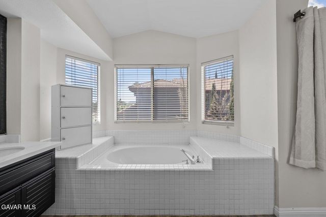 3022 Fairgreen Ln Lane, Palmdale, CA 93551