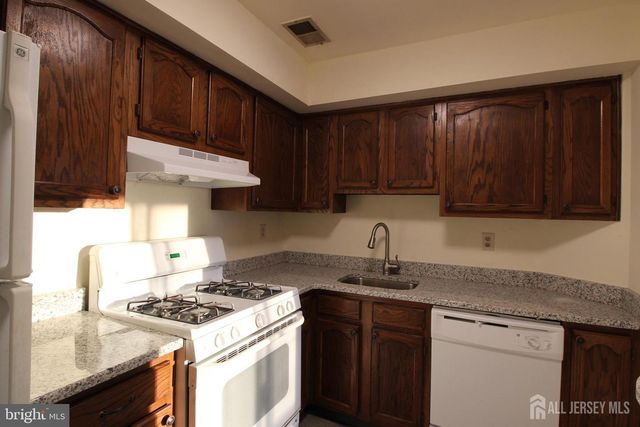 103 Claridge Court 5, West Windsor, NJ 08540