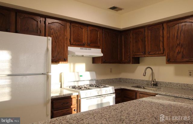 103 Claridge Court 5, West Windsor, NJ 08540