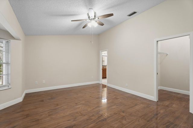 152 NE Twylite Terrace, Port St Lucie, FL 34983