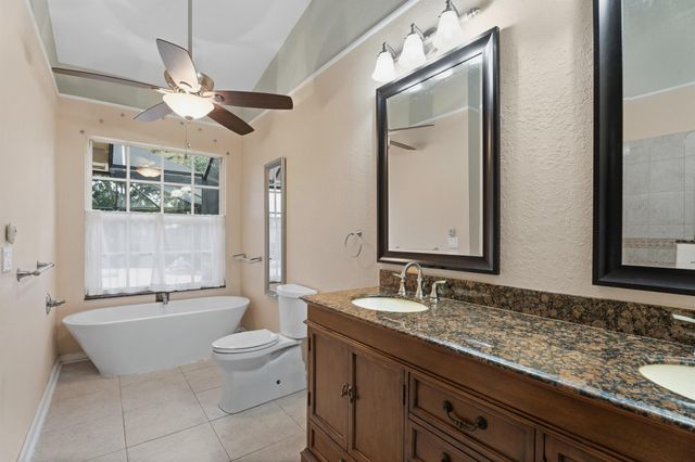 152 NE Twylite Terrace, Port St Lucie, FL 34983