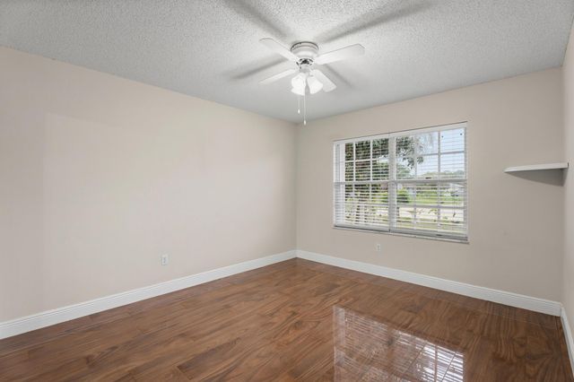 152 NE Twylite Terrace, Port St Lucie, FL 34983