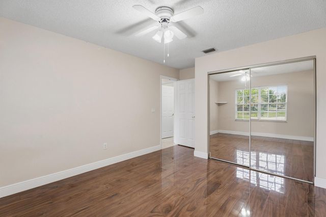 152 NE Twylite Terrace, Port St Lucie, FL 34983