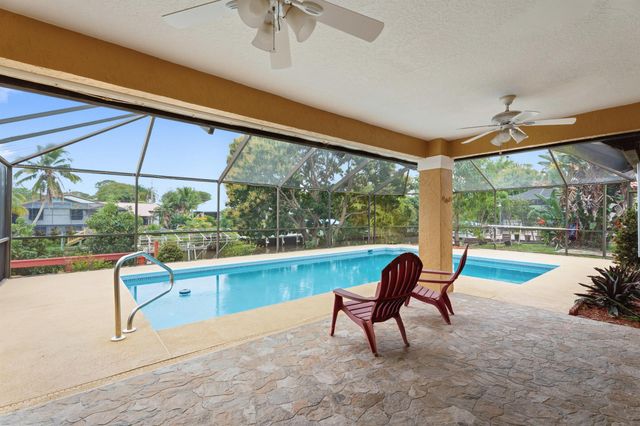 152 NE Twylite Terrace, Port St Lucie, FL 34983