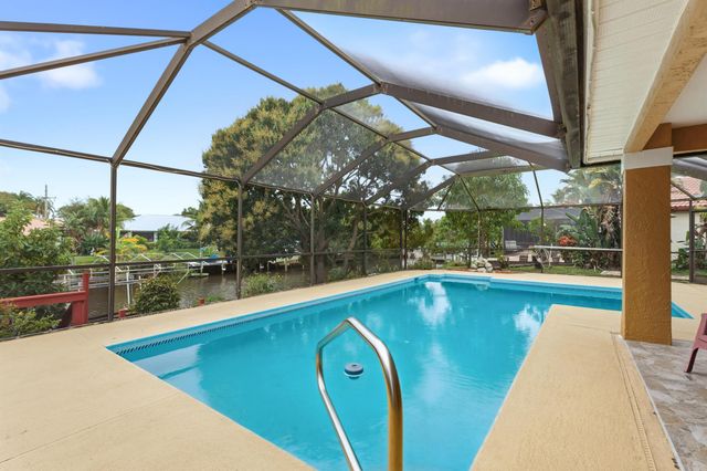 152 NE Twylite Terrace, Port St Lucie, FL 34983