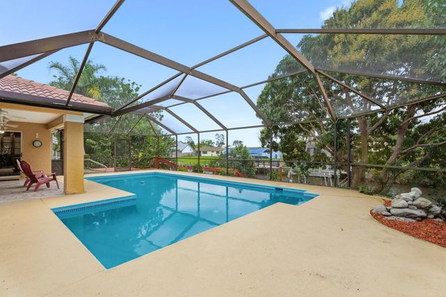 152 NE Twylite Terrace, Port St Lucie, FL 34983