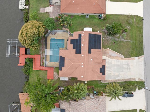 152 NE Twylite Terrace, Port St Lucie, FL 34983