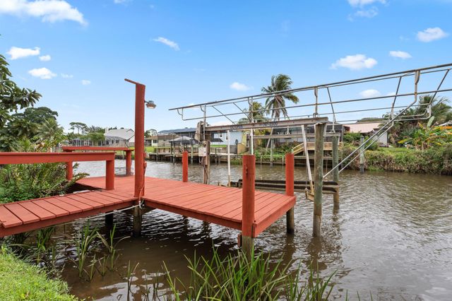 152 NE Twylite Terrace, Port St Lucie, FL 34983