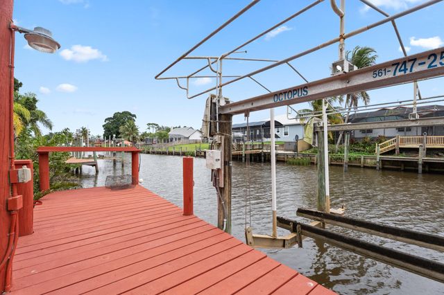 152 NE Twylite Terrace, Port St Lucie, FL 34983