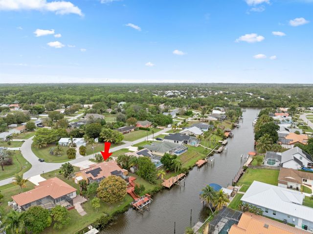 152 NE Twylite Terrace, Port St Lucie, FL 34983