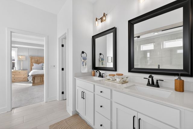 2021 Bennett Creek Dr, Columbia, TN 38401