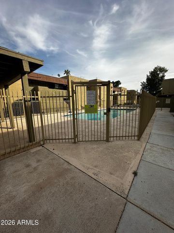 1701 W TUCKEY Lane 209, Phoenix, AZ 85015