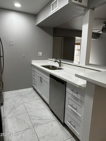 1701 W TUCKEY Lane 209, Phoenix, AZ 85015