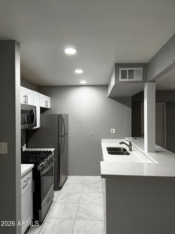 1701 W TUCKEY Lane 209, Phoenix, AZ 85015